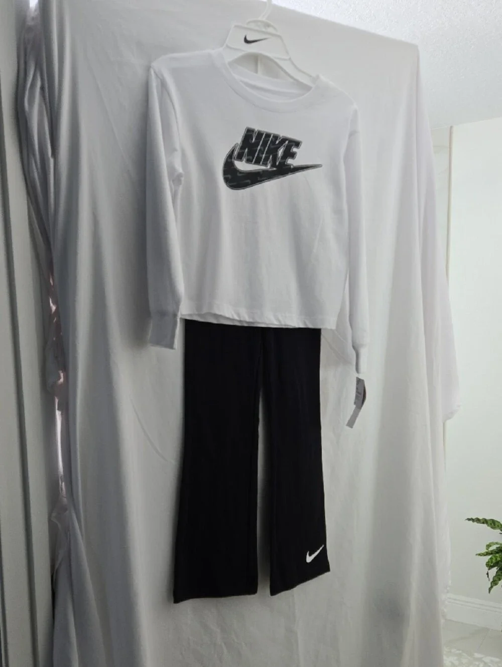 Nike kid flare